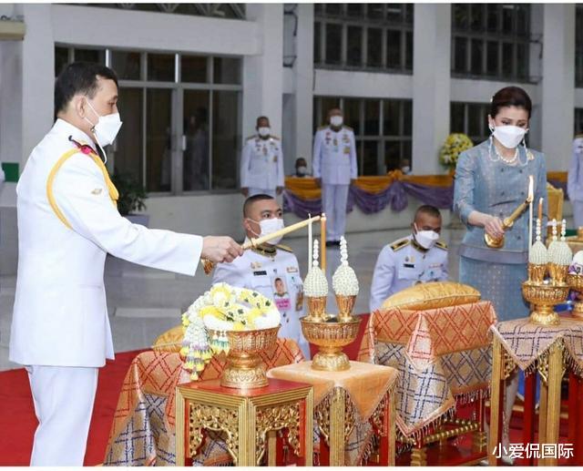 诗妮娜|后宫和睦，拉玛十世及时制止后宫甄嬛传，素缇达与诗妮娜有说有笑