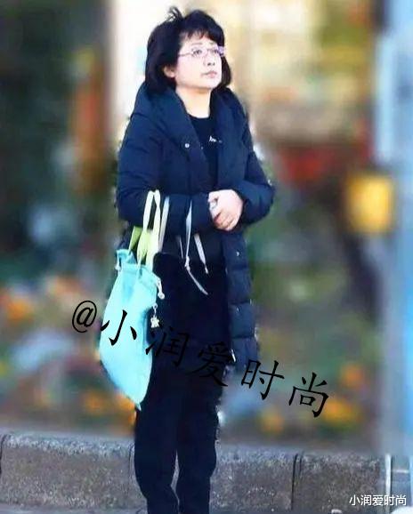 山口百惠|山口百惠林青霞老年接地气，穿羽绒服购物不戴口罩，发福也优雅美