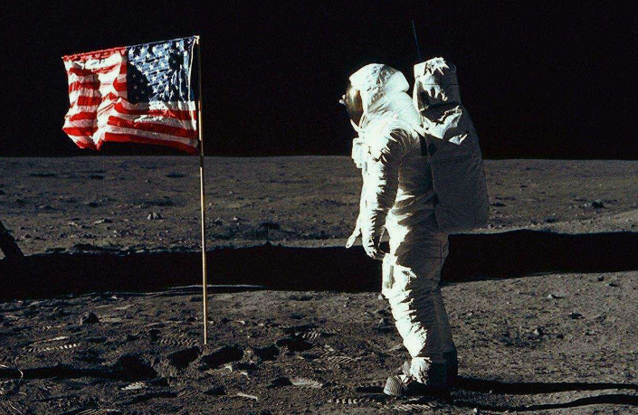 美重返月球计划推迟!NASA局长被迫承认现实,中国还有戏吗?