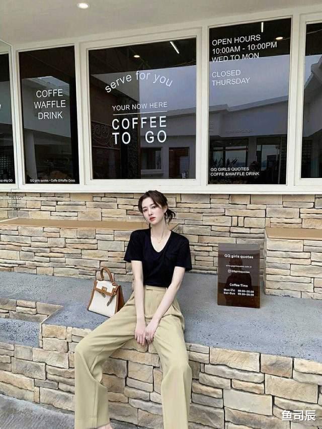 鱼司辰|穿T恤记住这几点,不平凡的女孩也能穿出高级感,优雅大方