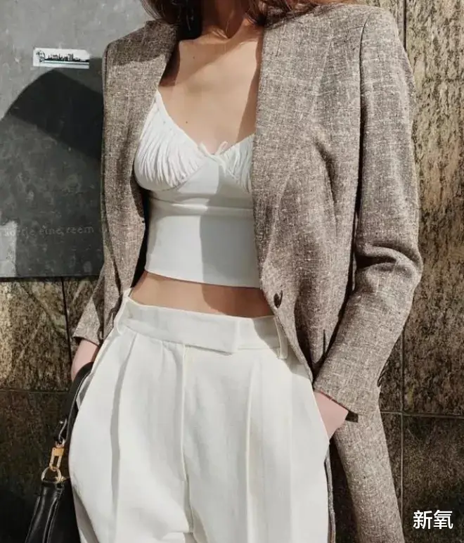 刘柏辛|她明明五官平平，可为什么大家都以为她是混血？