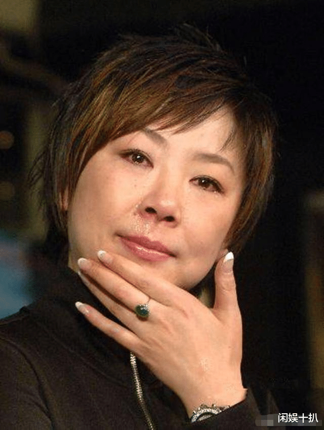 衡越|衡越：赵本山的御用歌手，被骗财骗色，花60万整容2年又长回去了