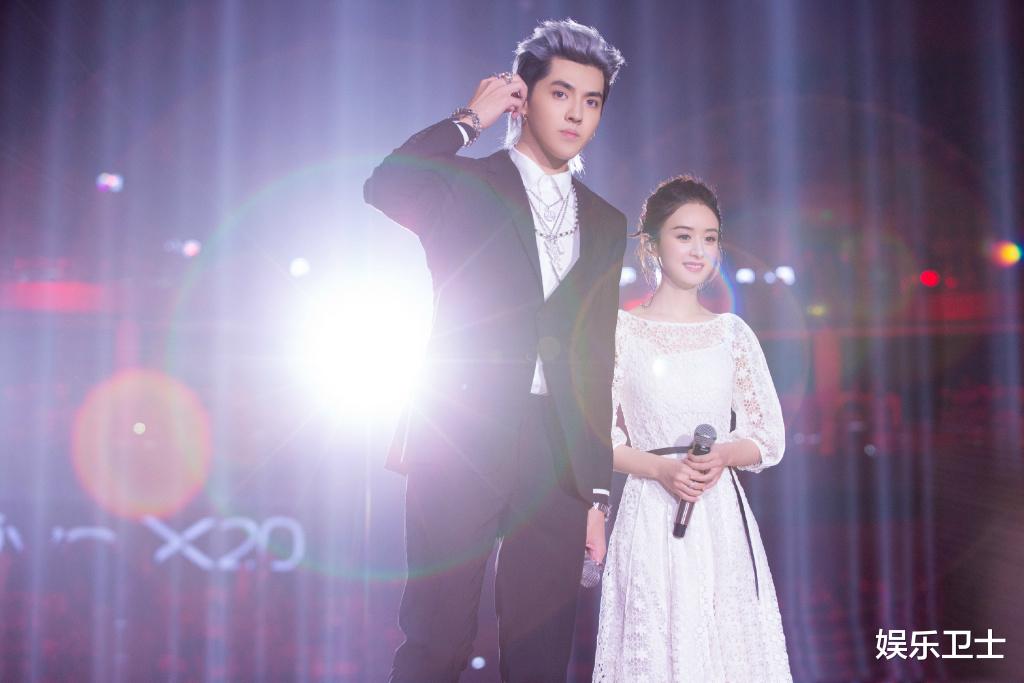 赵丽颖|赵丽颖吴亦凡微博之夜被磕糖CP，二人打招呼好有爱，对视后颖宝急忙转头