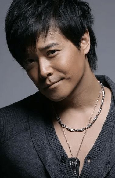 黄晓明|自以为长得很帅，却被现实打脸的男星，黄晓明还好，张大大太自信