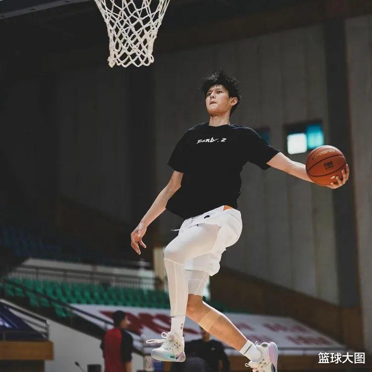 排头聚聊 重磅！中国前锋收到NBA邀请