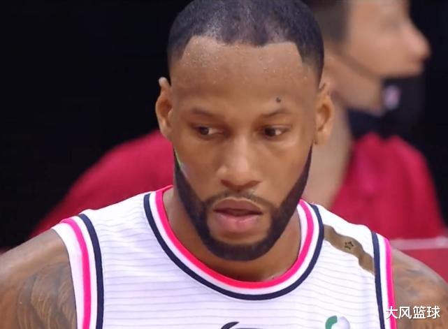 廣東男籃|18分3籃板3搶斷！阿聯不在周隊扛起球隊，他的關鍵球令楊鳴很無奈