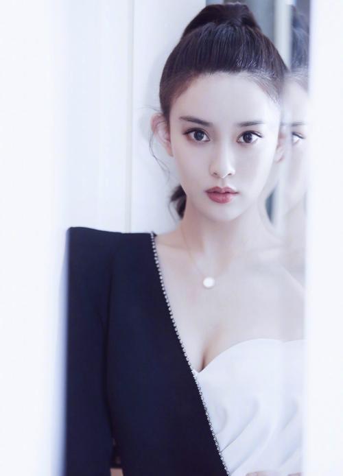 Ala的陪伴|孟子义的颜值其实还蛮高的，穿搭也很养眼