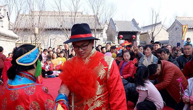 我是妈妈|农村娶妻彩礼\"又升级\"了?女方要求\"2甩3边4轮\",农民又难了