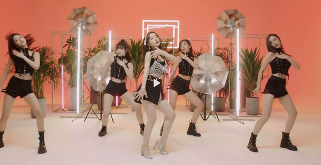 冯提莫|冯提莫《窥》火热来袭！全新编曲精心打造，旋律动感听一遍就上头