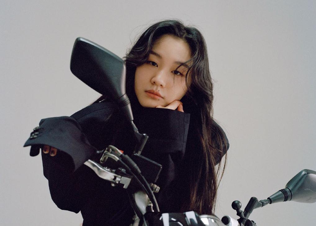 金靖|从一夜成名到被打回原形，金靖终于不行了，周星驰曾说她：太浮夸