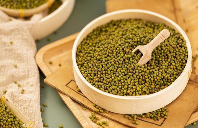 痘痘|女性不要太节俭,常吃这6种食物,搭配1运动,或可延缓衰老