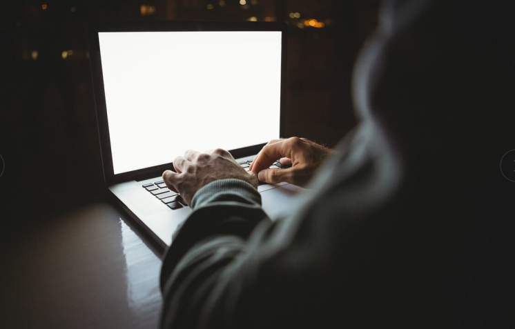 医生|45岁大哥，确诊甲状腺癌，手术两次遗憾离世，医生：2事是“罪魁祸首”