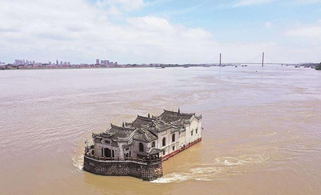 汝说文化 万里长江第一阁：屹立长江中心700多年，被洪水淹没数次都未倒