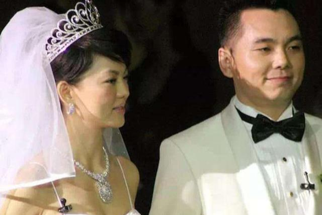 秦海璐|22岁成影后，惨遭李湘“插足”，嫁大7岁老公，今41岁幸福不已