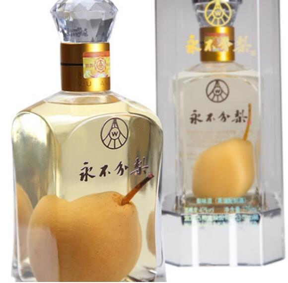五粮液|五粮液出品的“永不分梨”，里面那颗完整的梨，到底怎么装进去的