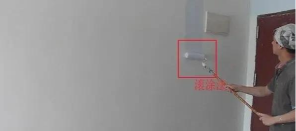 |家里装修北欧风，乳胶漆墙面喷漆好还是手工滚好？