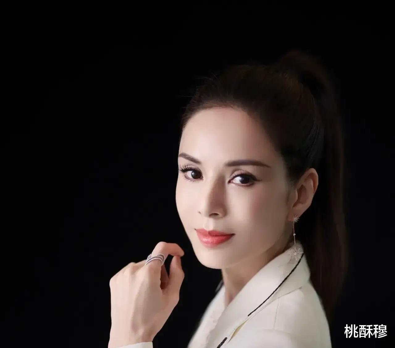 俞飞鸿|有人问俞飞鸿:“你长期单身,难道就没有生理需求吗?”俞飞鸿直接正面刚