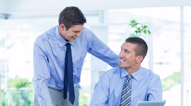 |蹭同事的车上下班2个月,我发他60元,不知为啥他还面露难色