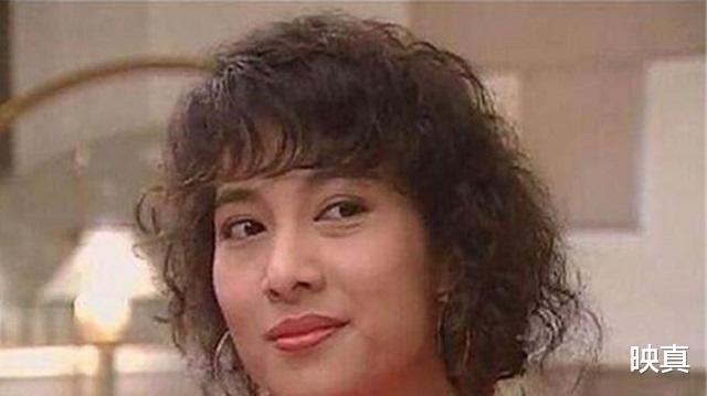 云南虫谷|有脑子的原配：忍受丈夫出轨42年，待其去世，继承百亿身家斗小三