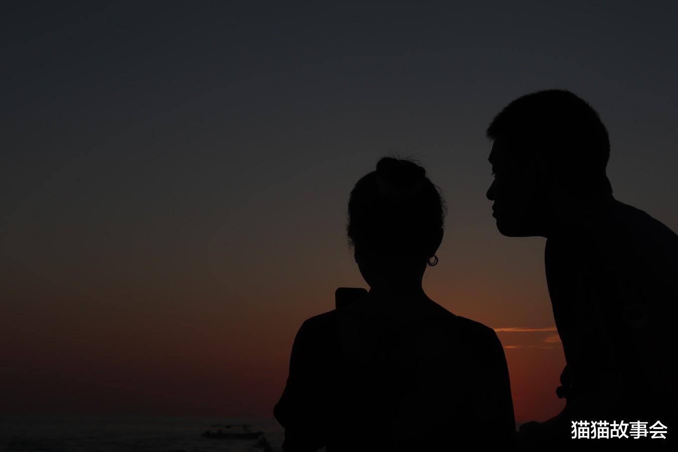 猫猫故事会|离婚半年,凤凰男前夫要求前妻给母亲治病,女人:你是谁?