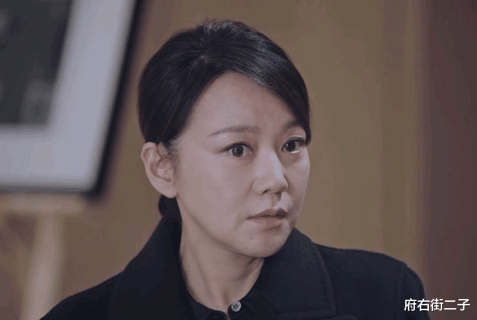 府右街二子 《突围》七说：“大师兄”画像上墙，“牛魔王”暴跳如雷