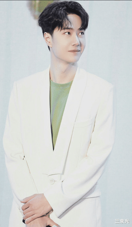 王一博|王一博小的时候真可爱