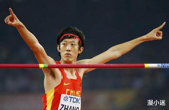 童瑶|《茶啊二中》少年撞脸张国伟，同样脸型，同样职业，可惜镜头太少