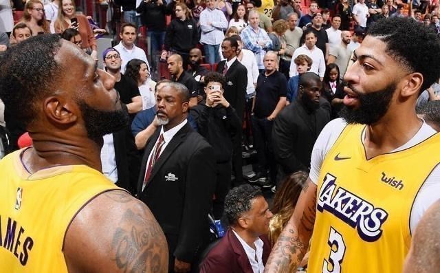 湖人队|签约！阿尔德里奇加盟湖人！再见篮网，再见哈登，湖人比你有地位