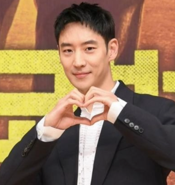 信号|《信号》男主新剧片酬一集一亿,用替身所以活该被骂?