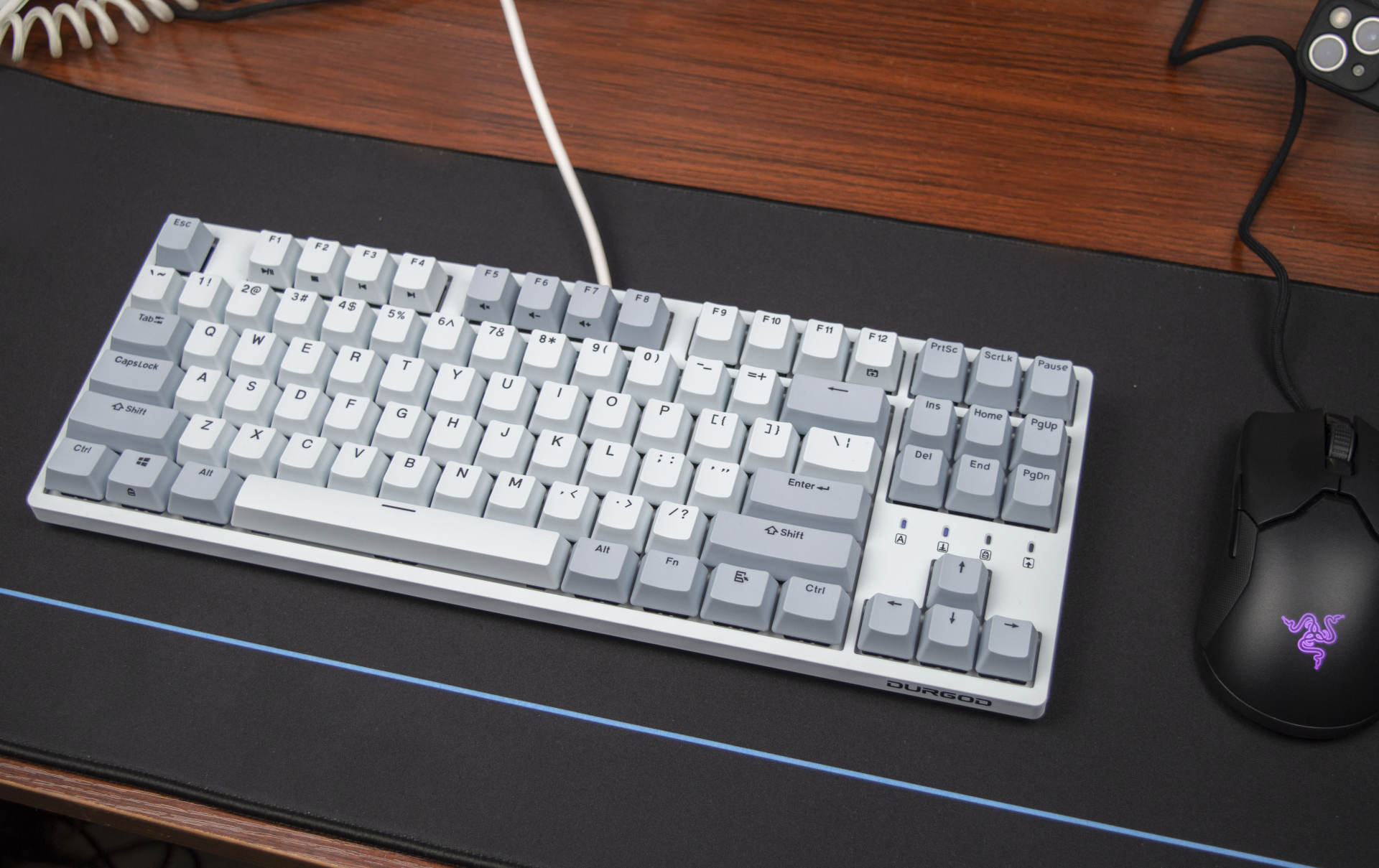 機械鍵盤|耐看百搭: 杜珈金牛座K320淺霧藍Cherry紅軸機械鍵盤開箱