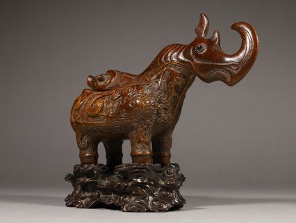 犀牛|沉香犀牛兕觥摆件