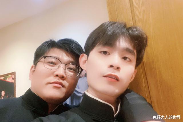 岳云鹏|岳云鹏徒弟提前注册搭档新名，还公开要价，网友：真是掉钱眼里了