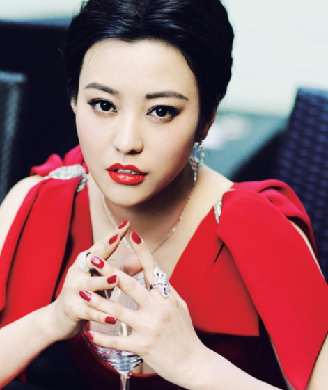 郝蕾|大龄女星饰演妙龄少女，43岁的郝蕾为什么比不上29岁的王莎莎？