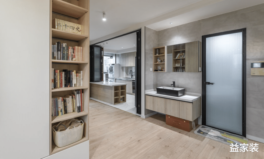 现代风格的绝美搭配,厨房和餐厅连在一起,不仅实用还能享受阳光