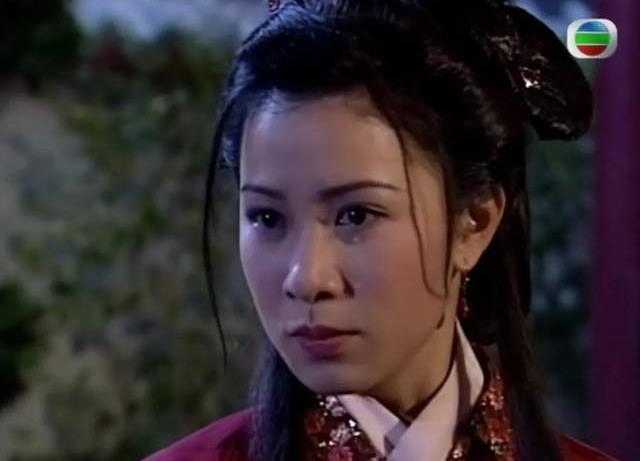 赵敏|9版周芷若“手撕”赵敏，谁战斗力爆表，谁像小学生打架？