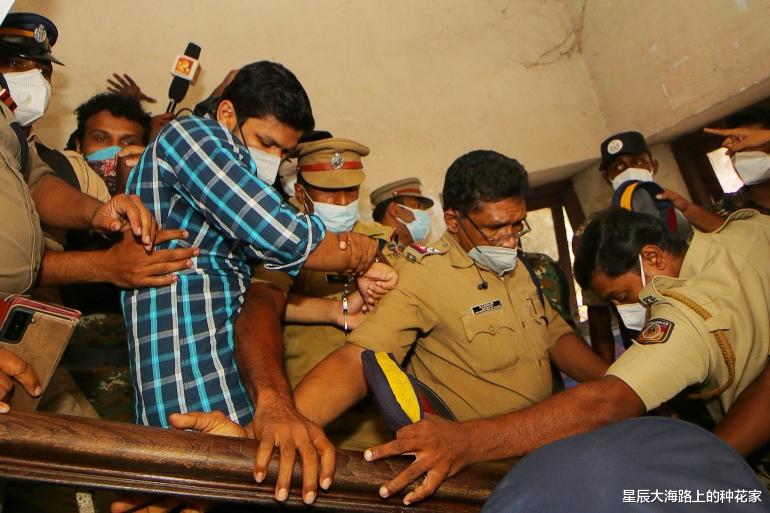 印度 印度渣男:霸占嫁妆放眼镜蛇咬死妻子,专家实验发现证据才得定罪