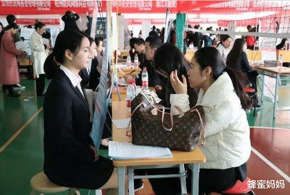 大学生|校园招聘也存在“潜规则”？避免毕业后吃亏，提前了解没有坏处
