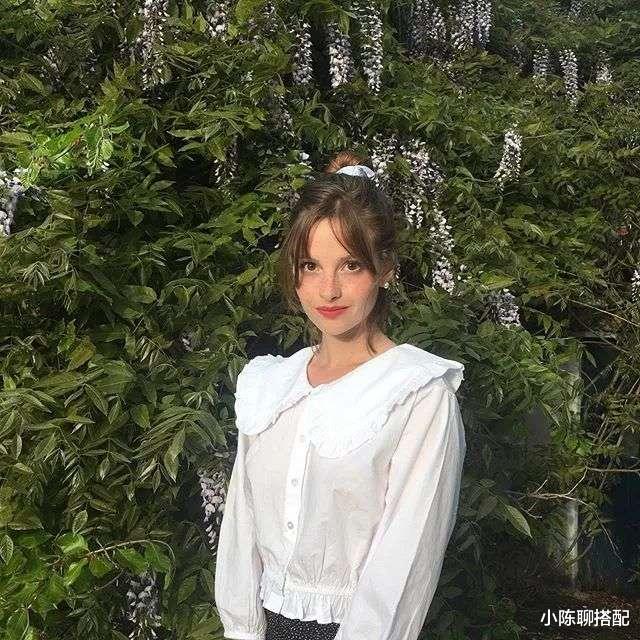 小陈聊搭配|身体圆润的小骨架把自己穿成“巴黎旧梦”,这个法国博主真是宝藏