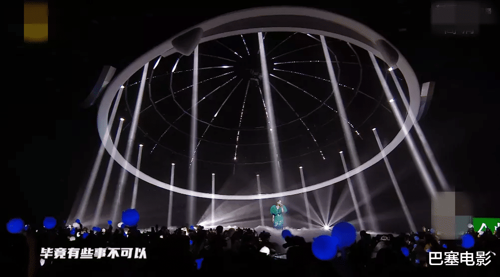 芒果台|芒果购物晚会一团糟，哥哥姐姐油腻大比拼，乱跳乱唱好尴尬