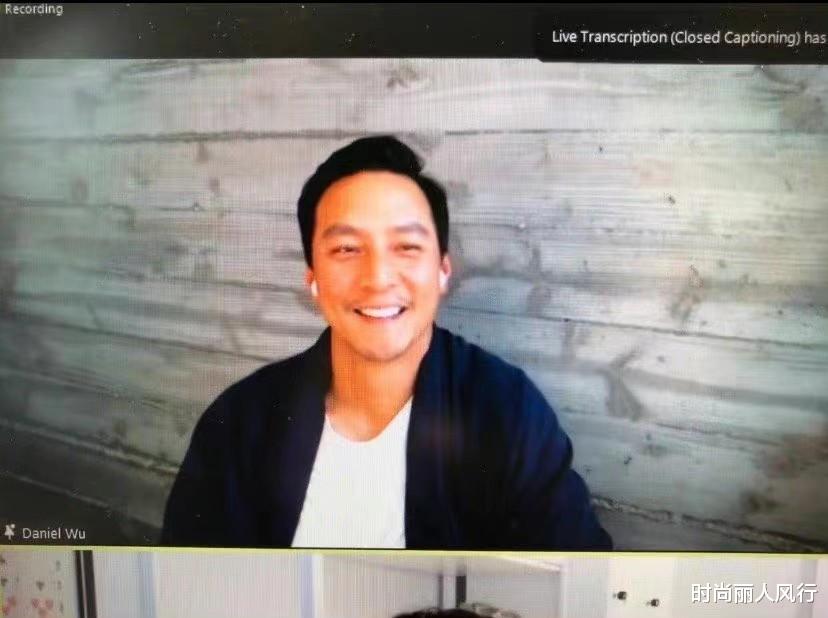 时尚丽人风行 47岁吴彦祖颜值惨跌老不少！穿针织衫留胡渣上课，男神彻底大变样