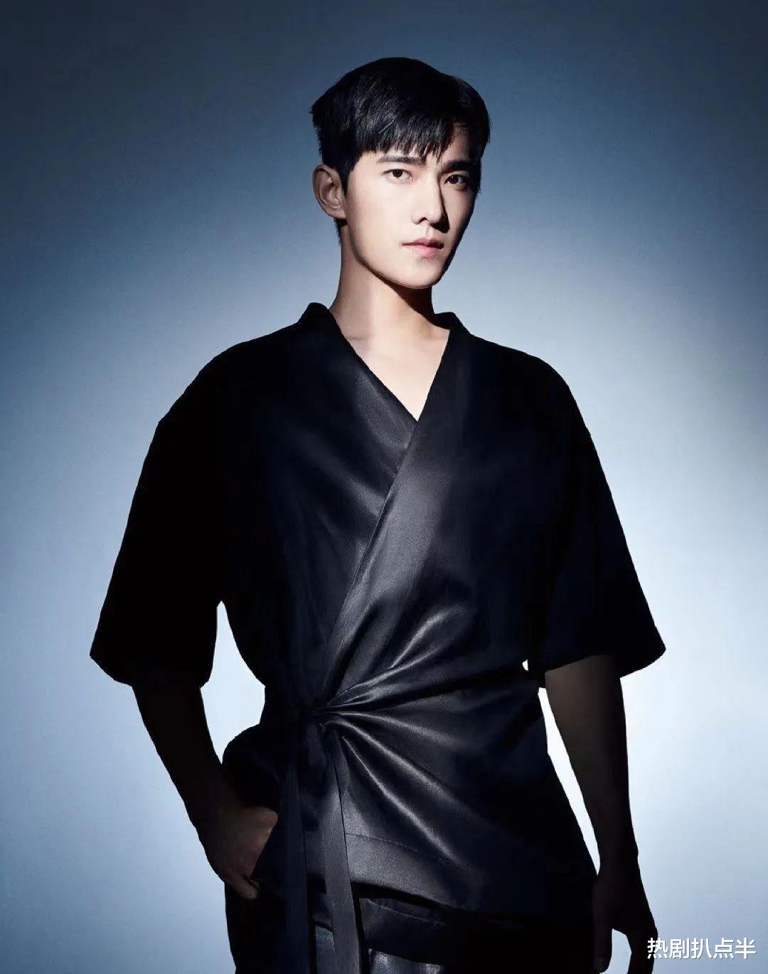 杨洋|杨洋要成“男版郑爽”？中年发腮颜值暴跌，没实力却学人怼粉