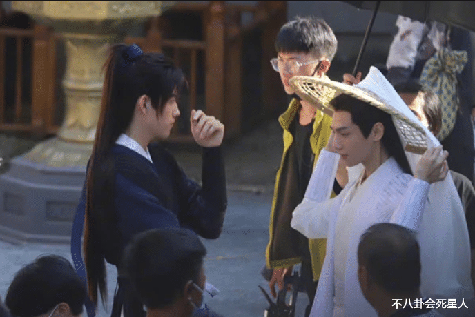 罗云熙|看着高，实际矮！8位男星身高迷惑，合照踮脚就输了