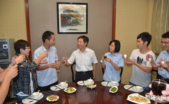 |老领导退二线后,酒后告诉儿子10句话,咬碎了吞肚子里只做不说