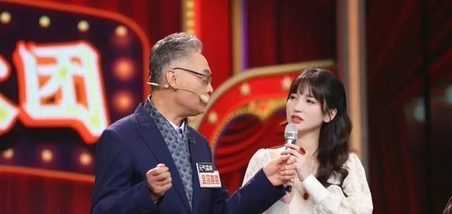 清浅微笑的我|天天向上会不会新加女主持人呢！