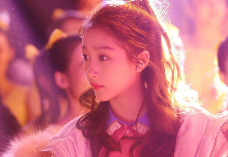 鹿晗|鹿晗零点准时为女友庆祝24岁生日，粉丝：请你们原地结婚