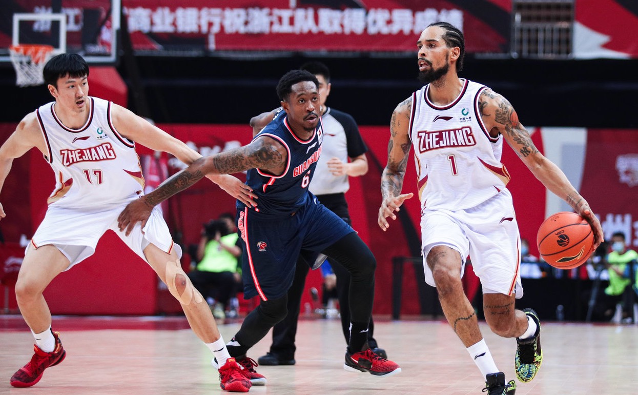 广东男篮|琼斯代替马尚？广东迎来引援最大机会，网友：完爆辽宁！