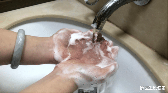 罗医生说健康|27岁女子沉迷“云雨之事”，1天3次，感染HPV，被迫“切宫保命”