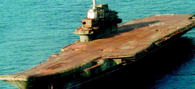 乌克兰|1999年我国购入乌克兰废弃航母，科研人员开舱门后，瞬间被感动