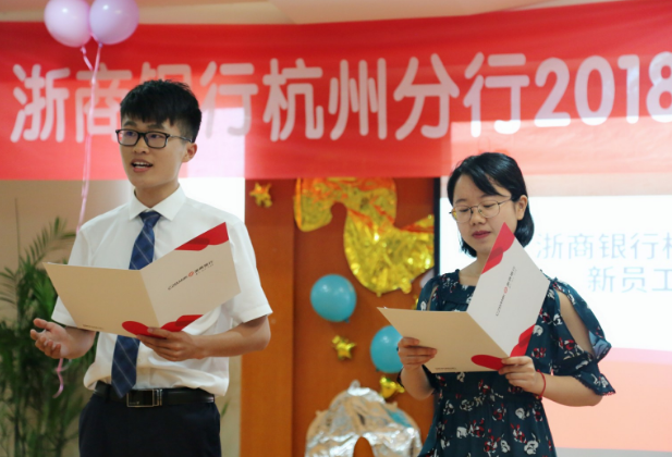 安妈育儿日|“铁饭碗”还能出现离职热潮?年薪28万也要辞职,原因很现实