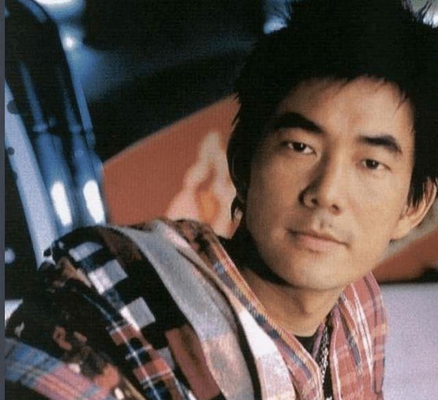 许文强|小虫公司破产，任贤齐扛着一麻袋钱就去了：“拿去用，不用还！”